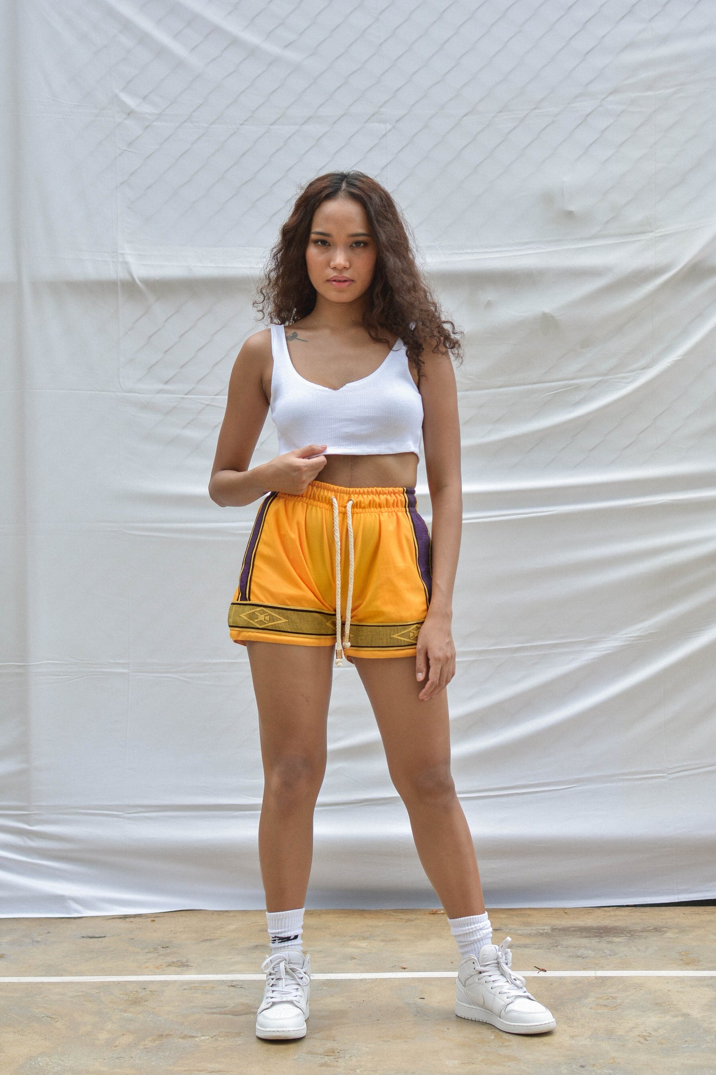 LGNDSNVRDIE Authentic Shorts WMN | MVP Gold