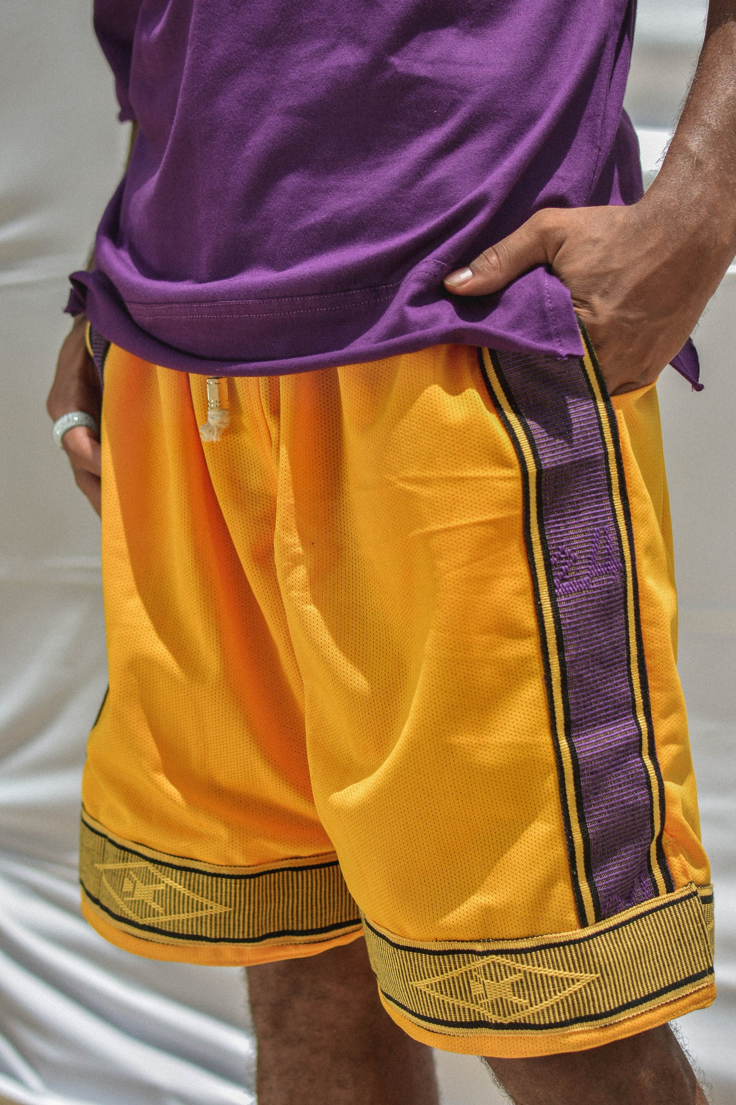 LGNDSNVRDIE Authentic Shorts MEN | MVP Gold
